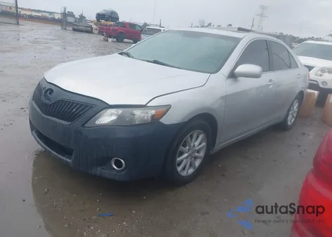 2010 Toyota Camry Xle z USA, uszkodzony, nr VIN 4T4BF3EK4AR038393